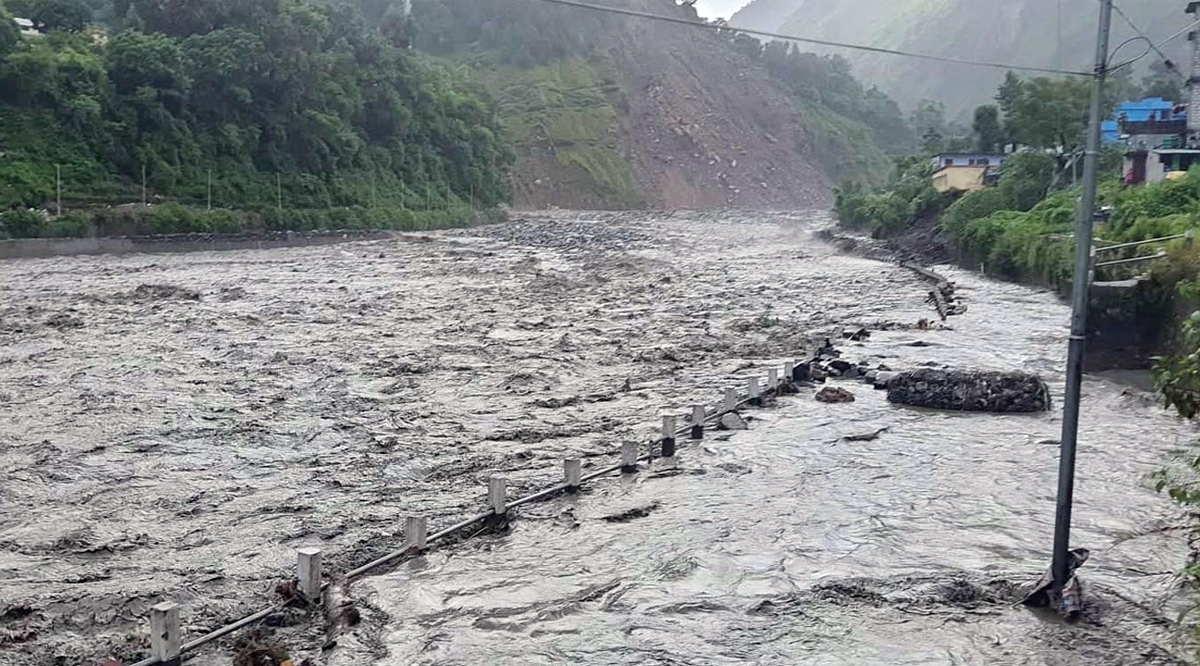 महाकाली नदीले सतर्कता तह नाघ्यो 